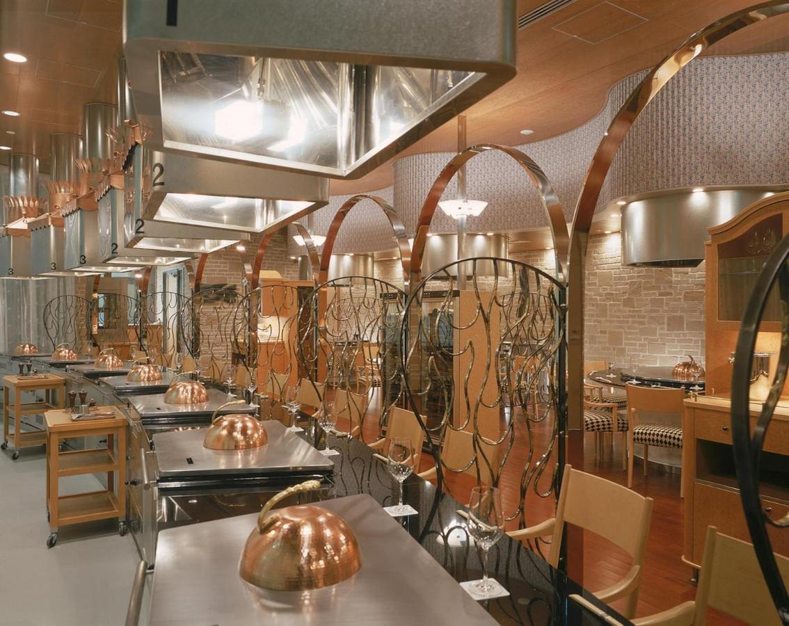The Prince Park Tower Tokyo - Preferred Hotels & Resorts, Lvx Collection Esterno foto The kitchen at Le Cordon Bleu Paris