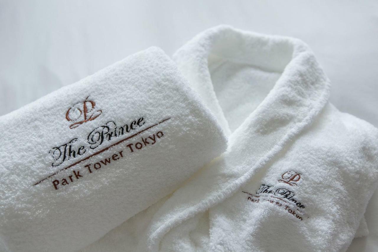 The Prince Park Tower Tokyo - Preferred Hotels & Resorts, Lvx Collection Esterno foto A bathrobe